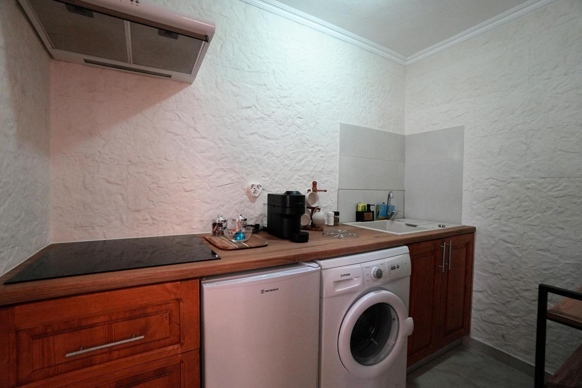 Stone Living Symi Central Apartments Extérieur photo